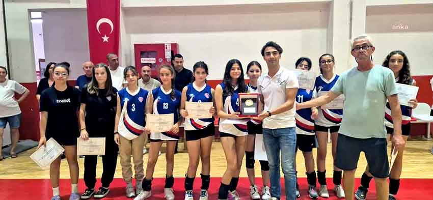 bayraklida-9-eylul-voleybol-turnuvasi