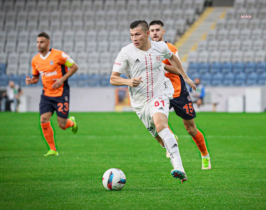 basaksehir-sahasinda-antalyasporu-5-2-maglup-etti