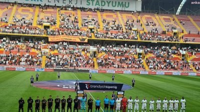 Trendyol Süper Lig'in 5. haftasında Bellona Kayserispor sahasında İkas Eyüpspor'u