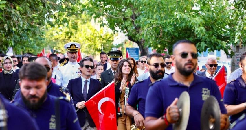 Çeşme Belediye Başkanı Lal Denizli, 15 Eylül Alaçatı’nın Kurtuluşu’nun 102'nci