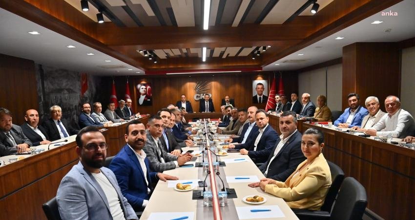 İstanbul'daki 39 CHP ilçe başkanı İstanbul Büyükşehir Belediye Başkanı Ekrem