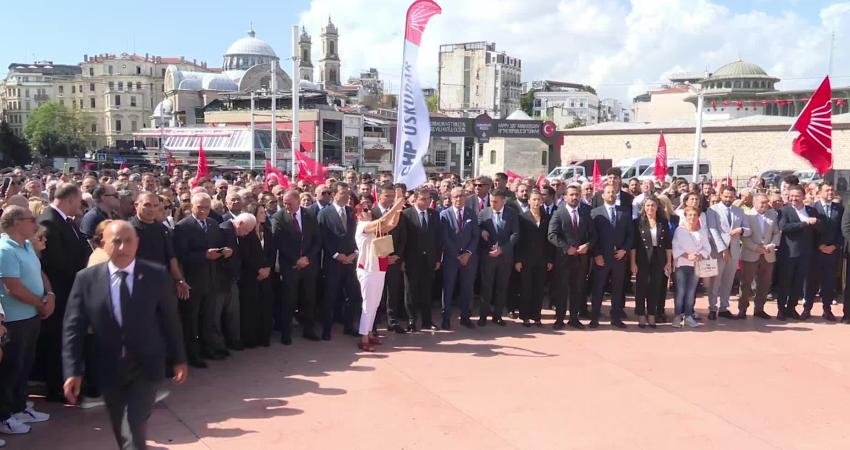  İBB Başkanı Ekrem İmamoğlu, Taksim Cumhuriyet Anıtı’nda CHP’nin 101’nci yıldönümü
