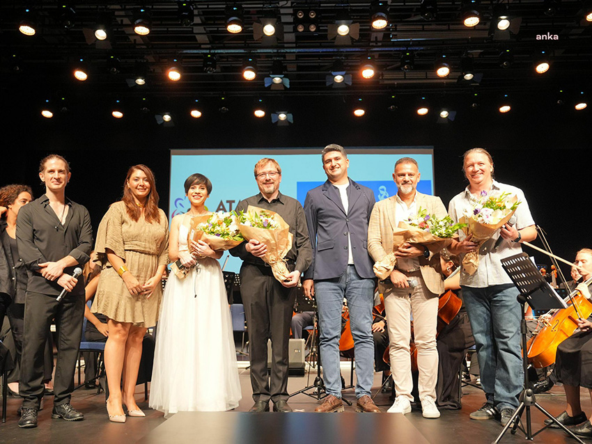 dunya-barisi-icin-iki-ulke-orkestrasindan-ortak-konser