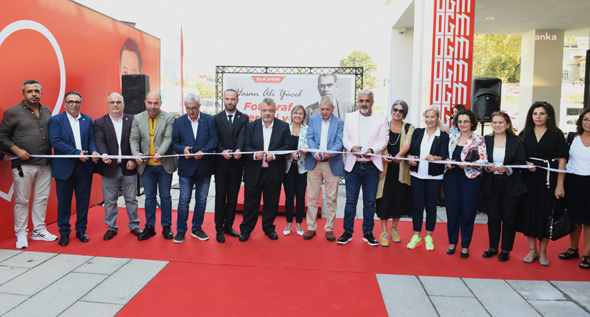 osmangazi-belediyesinden-fotograflarla-hasan-ali-yucel-sergisi