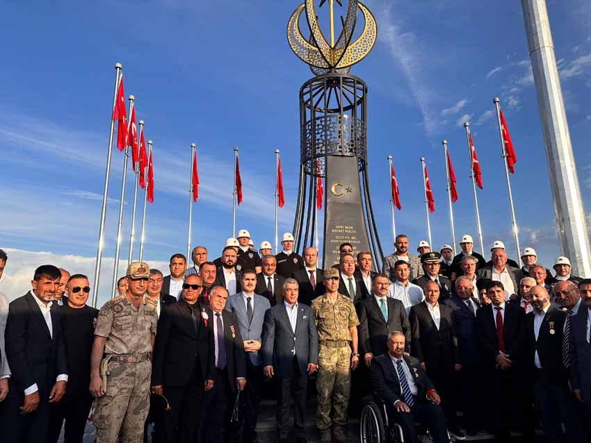 igdirda-13-sehit-polis-anisina-dikilen-anit-torenle-acildi