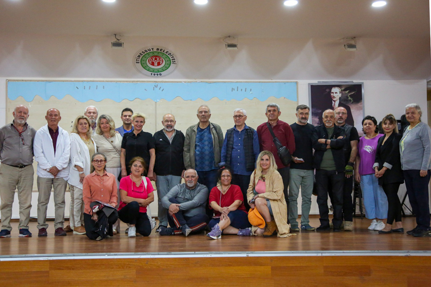 emekliler-tiyatrosu-etimesgutta-yeni-bir-sanat-dalgasi