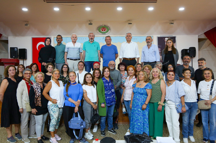emekliler-tiyatrosu-etimesgutta-yeni-bir-sanat-dalgasi