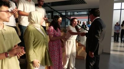 Esenyurt Belediyesi’nin Sürekli Eğitim Merkezi’nde üniversite sınavına hazırlanan gençlerden 685’i