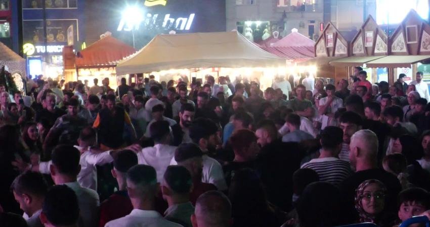 Esenyurt Kardeş Kültürler Festivali’nin ikinci gününde Güneydoğu Anadolu gecesi düzenlendi.