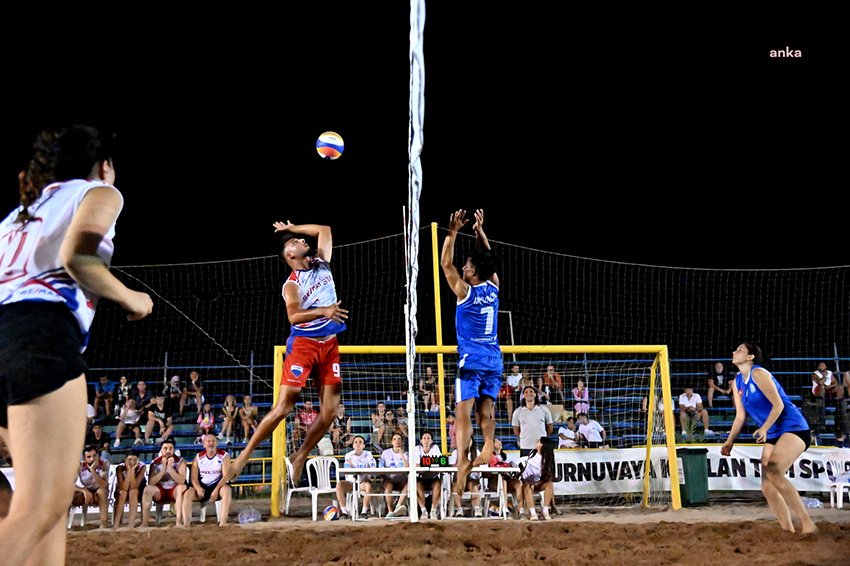 manavgat-belediyesinin-duzenledigi-plaj-voleybolu-halk-turnuvasi-basladi