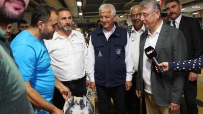 Balıkçılar “Vira Bismillah” diyerek yeni balık sezonunu başlattı. İBB Genel