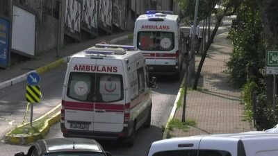 İstanbul Şişli'de bir plazanın bodrum katında çıkan yangın, itfaiye ekiplerinin