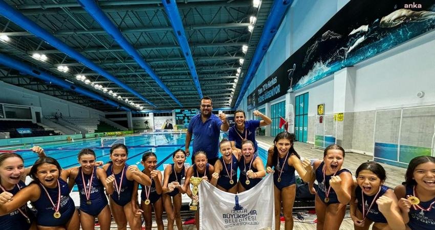 İzmir Büyükşehir Belediyesi Spor Kulübü Sutopu takımı, U12 Kadınlar Festival'inde