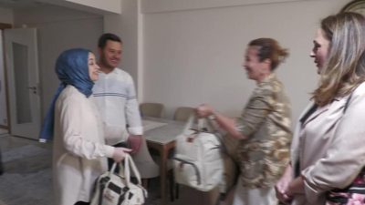 Manisa Büyükşehir Belediyesi, çiçeği burnunda anne ve babaların sevinçlerine ortak