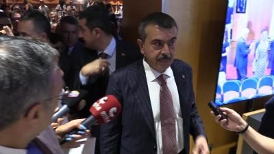 Milli Eğitim Bakanı Yusuf Tekin, kamuda tasarruf tedbirleri kapsamında okullara
