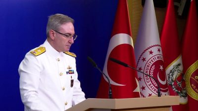 Milli Savunma Bakanlığı (MSB) yetkilileri, Kara Harp Okulu'ndan mezun olan