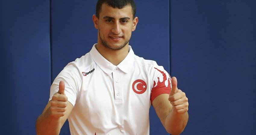 Paris 2024 Paralimpik Oyunları’nda tekerlekli sandalye eskrimde Türkiye’yi temsil eden Hakan