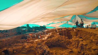 Şanlıurfa'nın  kırsal Sayburç Mahallesi’nde bulunan Neolitik Çağ’a ait ören yerinde