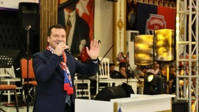 Silivri Belediye Başkanı Bora Balcıoğlu, Silivrispor’un düzenlediği Dayanışma Yemeği’ne katıldı.