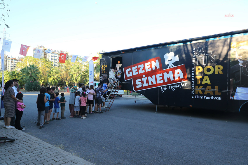 altin-portakal-film-festivalinin-sinema-tiri-antalyanin-ilcelerini-geziyor
