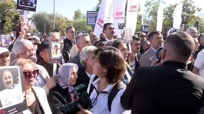 CHP Genel Başkanı Özgür Özel, Ankara Garı önünde 10 Ekim