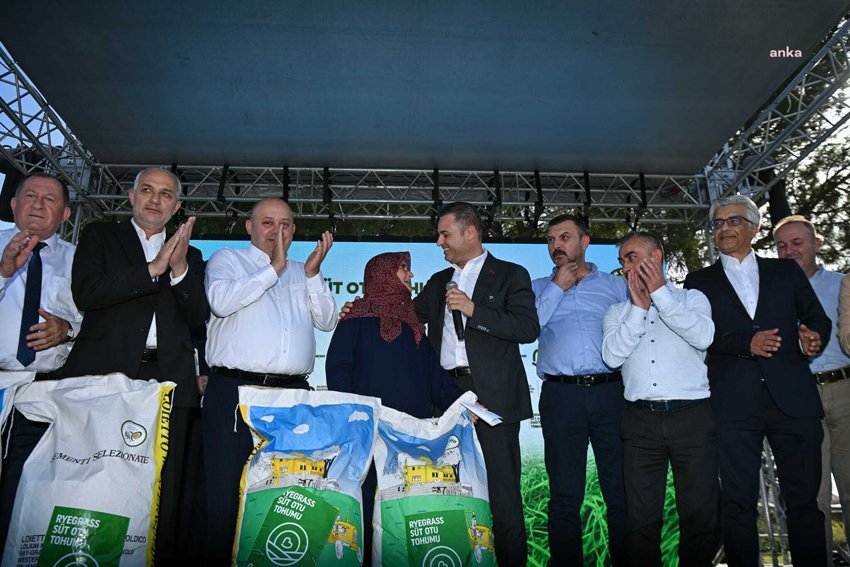 balikesir-buyuksehir-belediyesinden-gonenli-ureticiye-sut-otu-tohumu-destegi