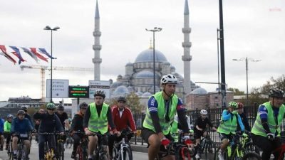 İBB Spor İstanbul’un düzenlediği 6. Tarihi Yarımada Bisiklet Turu yapıldı.