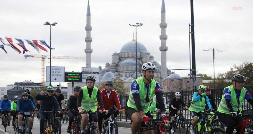 İBB Spor İstanbul’un düzenlediği 6. Tarihi Yarımada Bisiklet Turu yapıldı.