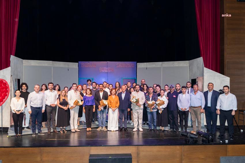 mersin-buyuksehir-belediyesi-sehir-tiyatrosu-yeni-sezonu-kus-opucugu-ile-acti