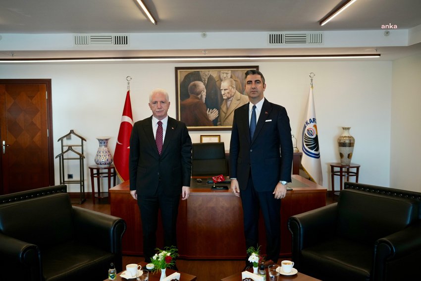 istanbul-valisi-davut-gul-ve-kartal-belediye-baskani-yuksel-ilceli-muhtarla-bir-araya-geldi