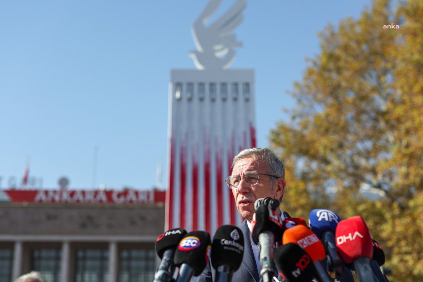 10-ekim-annelerinin-cigligi-aniti-acildi-ozgur-ozel-hepsi-buraya-demokrasi-baris-demeye-geldi