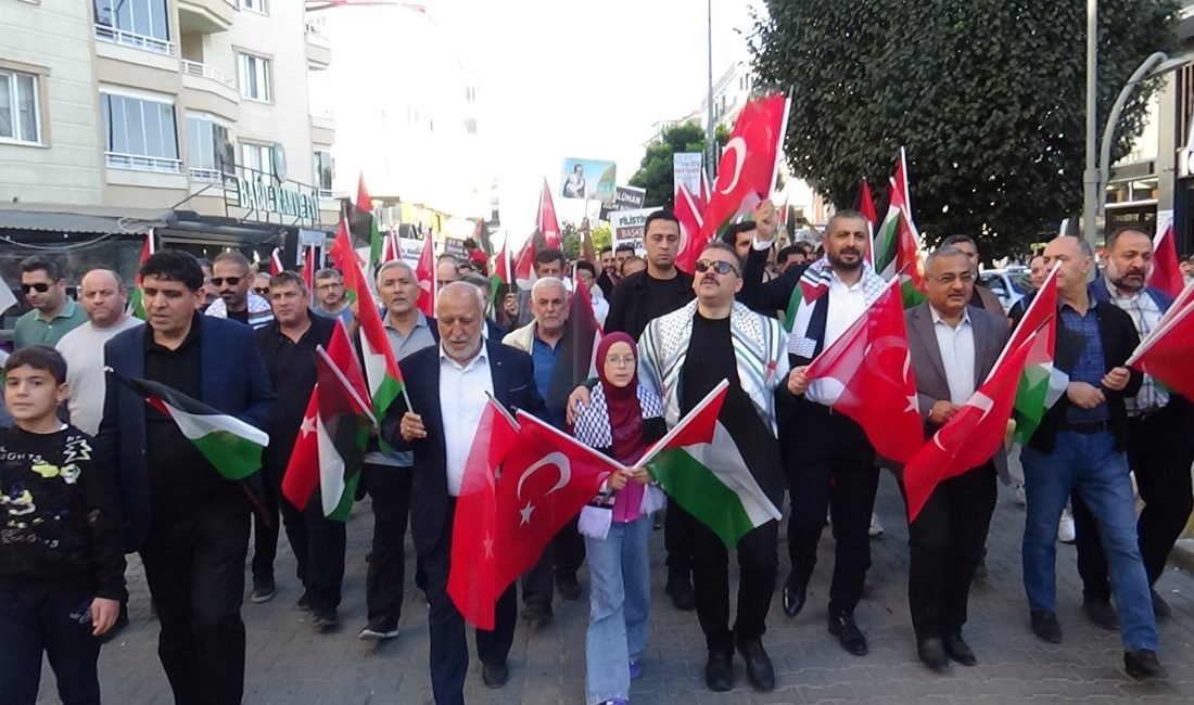 Iğdır’da Filistin'e Destek Platformu, İsrail'in saldırılarına karşı yürüyüş düzenledi.