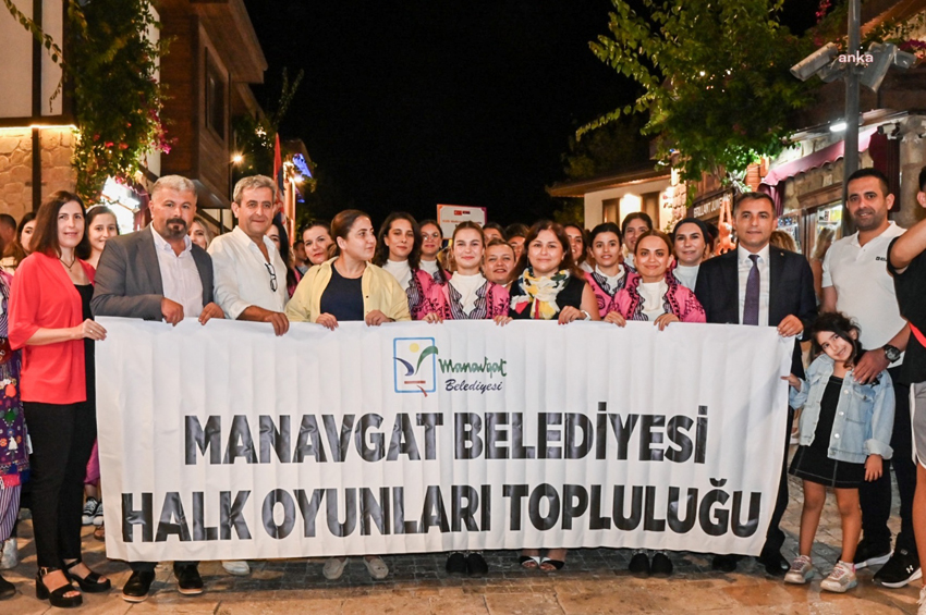 manavgat-belediyesince-duzenlenen-8-uluslararasi-halk-danslari-festivali-basladi