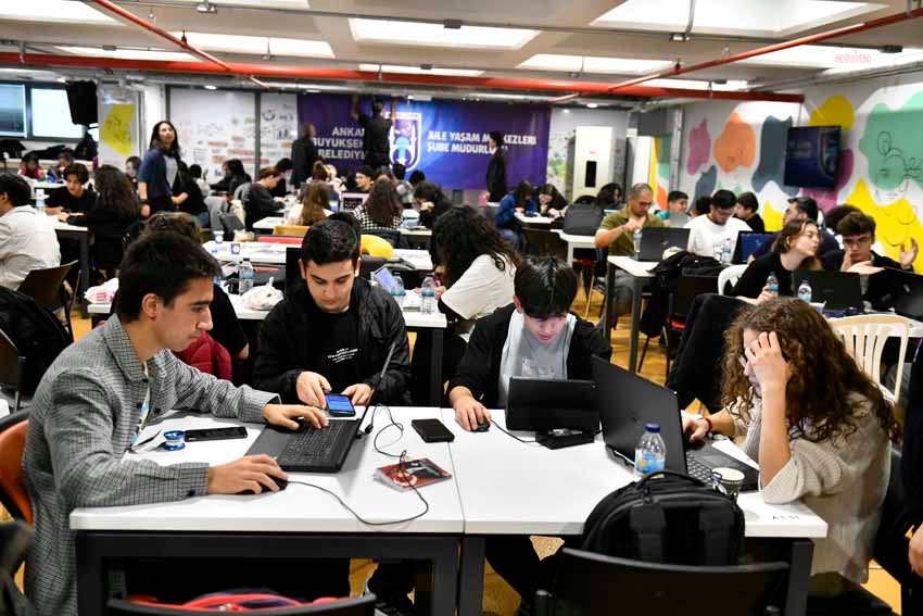 ankara-buyuksehir-belediyesi-nasa-space-apps-challange-etkinligine-ev-sahipligi-yapti