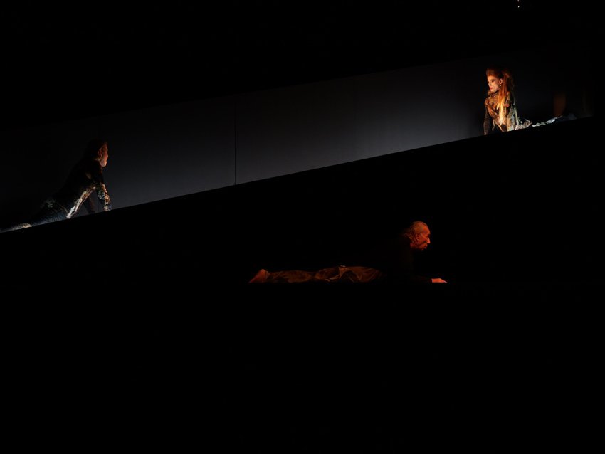 1-uluslararasi-kentfest-tiyatro-festivalinde-theodoros-terzopoulosun-alarme-performansi