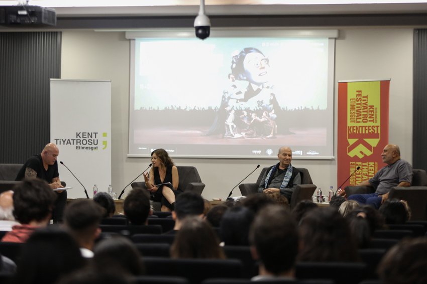 1-uluslararasi-kentfest-tiyatro-festivalinde-theodoros-terzopoulosun-alarme-performansi