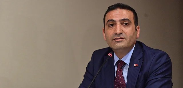 Beyoğlu'nda bir kadını duvara sıkıştırarak taciz eden ve yere yatırarak