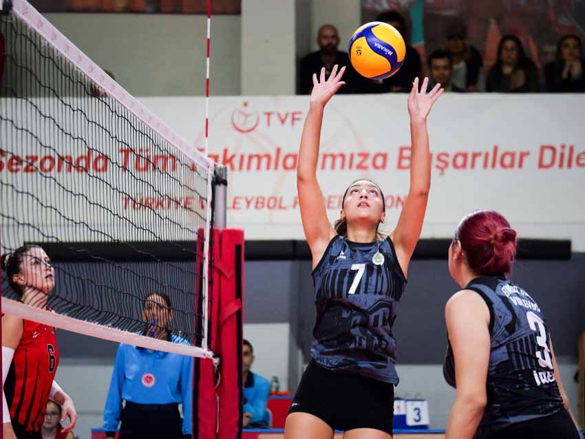 etimesgut-belediyesi-voleybol-takimindan-3-0lik-galibiyet