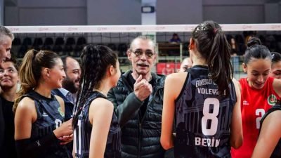 Türkiye Voleybol Federasyonu tarafından Başkent Voleybol Salonunun içinde antrenman ve