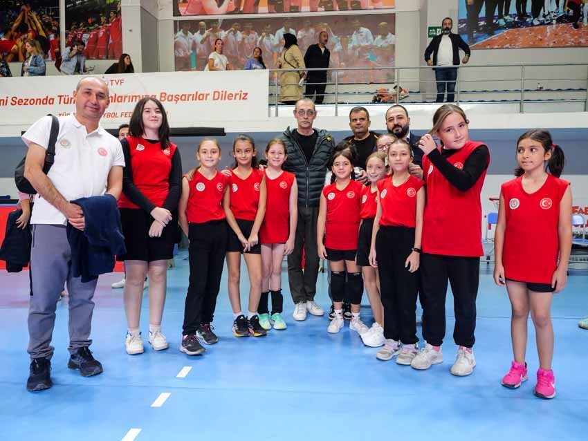 etimesgut-belediyesi-voleybol-takimindan-3-0lik-galibiyet