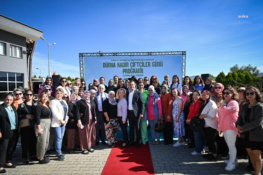 balikesir-buyuksehir-belediyesinden-dunya-kadin-ciftciler-gunune-ozel-program-ahmet-akin-kadin-ciftcilerimizin-adi-da-yetkisi-de-kazanci-da-olacak