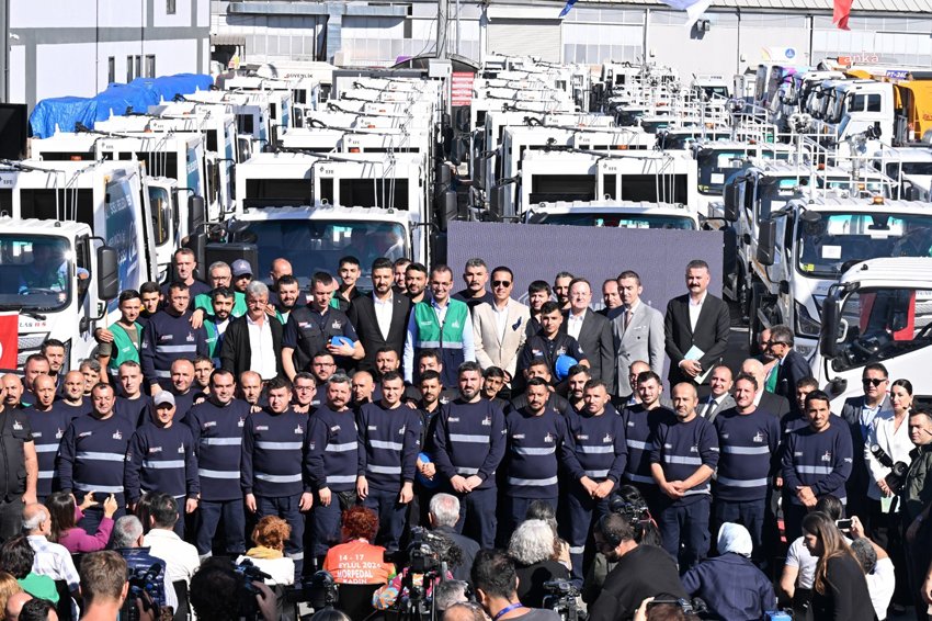 sisli-belediye-baskani-sahan-istanbulda-yasayan-her-bes-kisiden-birinin-de-copunu-temizliyoruz