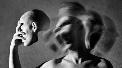 Kişinin yaşamında ekonomik, kültürel yönleri ve yansımaları benliğine düşman ettirecektir.