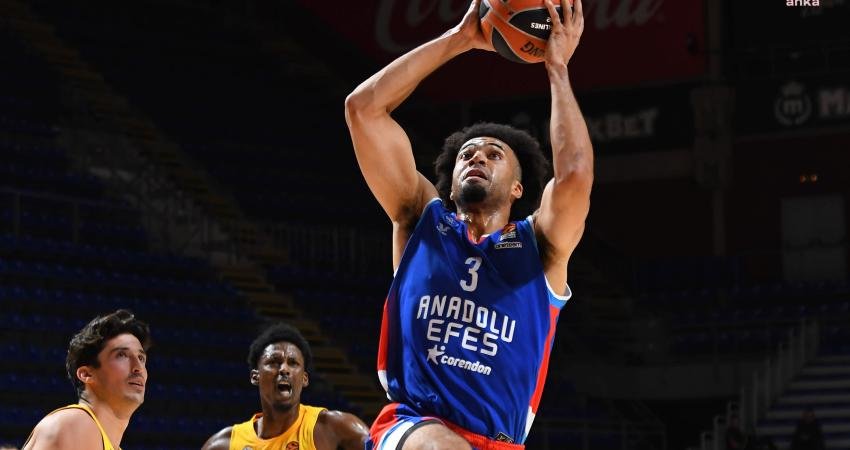 Anadolu Efes ve  Maccabi Playtika Tel Aviv,  Sırbistan'da karşı karşıya