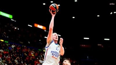EuroLeague beşinci haftasında Anadolu Efes, Olimpia Milano deplasmanına çıktı. Anadolu
