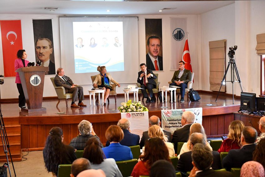 Ankara’nın tarihi ve kültür değerleri Altındağ’da konuşuldu. Altındağ Belediyesi ev