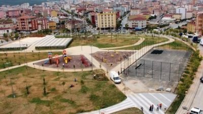Ataşehir Belediyesi, "Yeşil Ataşehir" hedefi doğrultusunda 12 mahallede imar çalışmalarına