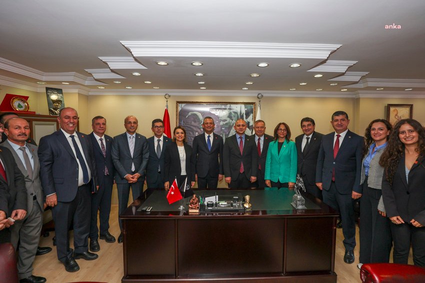 ozgur-ozel-kirikkalede-partisinin-il-orgutu-ve-belediyeyi-ziyaret-etti-kirikkaleye-borcumuzu-iktidarda-onu-ozledigi-gunlere-kavusturarak-odeyecegiz