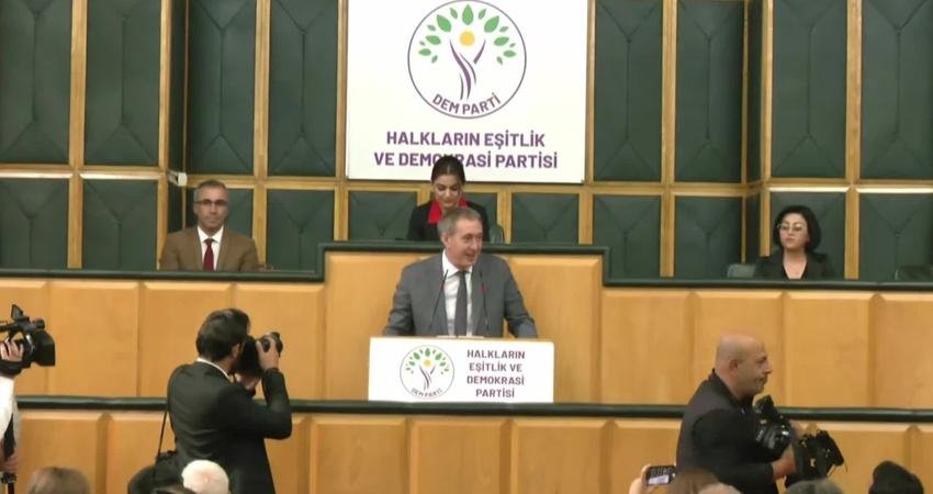 DEM Parti Eş Genel Başkanı Tuncer Bakırhan, MHP lideri Devlet