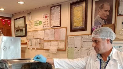 Bayrampaşa Belediyesi, öğrencilerin sağlığını korumak amacıyla okul kantinlerinde denetim gerçekleştirdi.